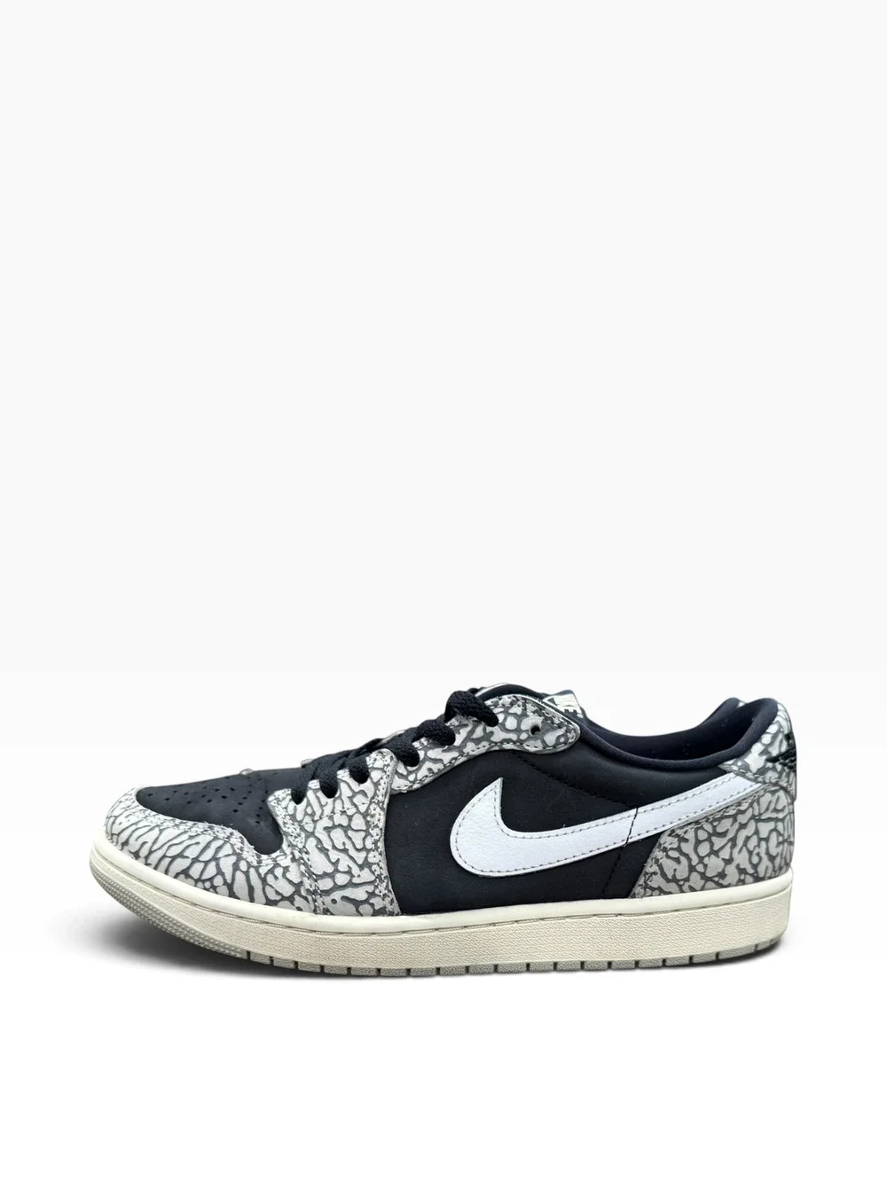 Air Jordan 1 Retro Low OG Black Cement CZ0790-001 Size 10 Used